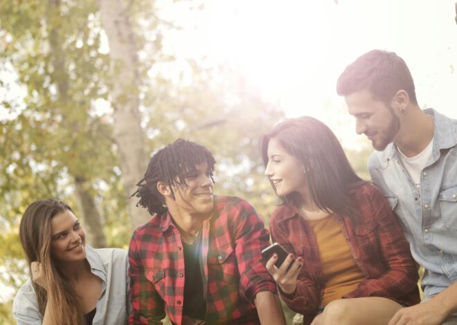 Qué es el “pebbling”, la tendencia viral que vincula a los jóvenes en redes sociales