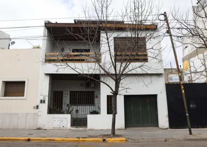 Ventanas cerradas, timbres sin respuesta: en Coghlan nadie quiere hablar del cadáver en la casa de al lado de la de Cerati Ventanas cerradas, timbres sin respuesta: en Coghlan nadie quiere hablar del cadáver en la casa de al lado de la de Cerati