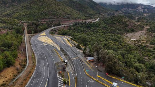 Hallaron el cuerpo de uno de los mineros atrapados en El Teniente y sigue la búsqueda de los otros cuatro