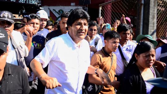 Evo Morales celebra el pico histórico del voto nulo que impulsó y se posiciona como líder opositor Evo Morales celebra el pico histórico del voto nulo que impulsó y se posiciona como líder opositor
