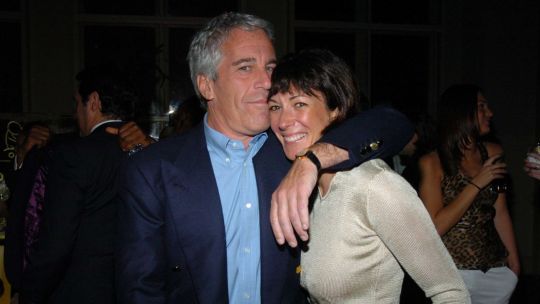 Ghislaine Maxwell defendió a Trump, dijo que Epstein no tenía "lista de clientes" e insinuó que fue asesinado Ghislaine Maxwell defendió a Trump, dijo que Epstein no tenía "lista de clientes" e insinuó que fue asesinado
