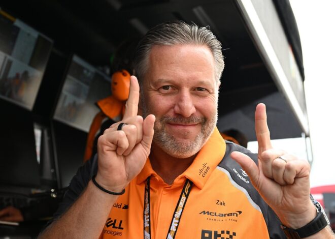 Zak Brown explica por qué deja competir a Piastri y Norris con libertad Zak Brown explica por qué deja competir a Piastri y Norris con libertad