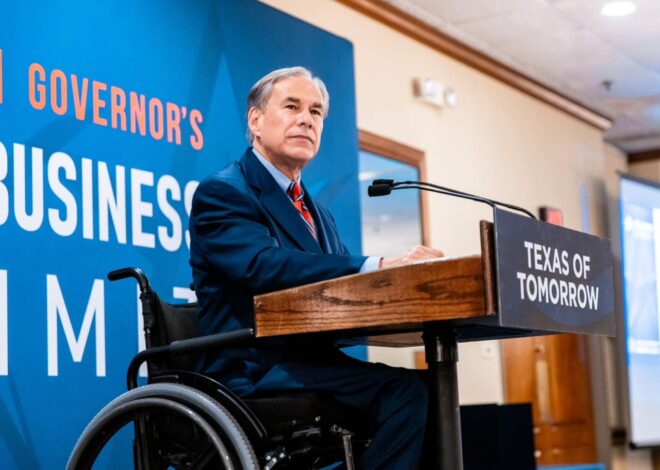 Golpe a los conductores latinos de camiones en Texas: Abbott presiona para aumentar los controles sobre un requisito federal