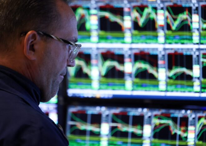 Cae el riesgo país, el dólar baja $85 y se disparan hasta 20% acciones y bonos tras los anuncios del Gobierno