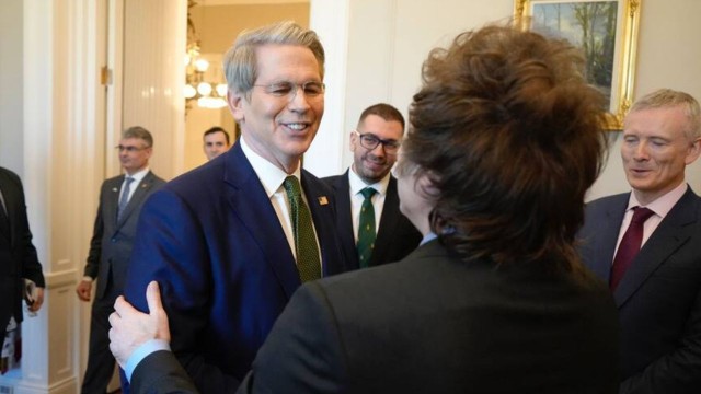 Fuerte apoyo de EEUU a Milei: "Todas las opciones de estabilización están sobre la mesa"