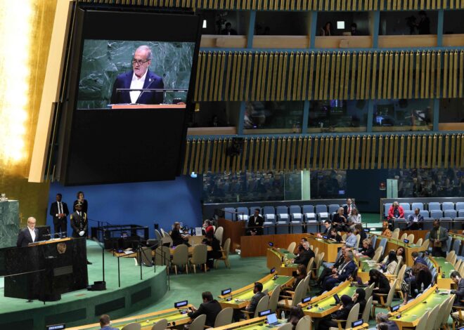 Irán amenaza a las potencias con “graves consecuencias” por el restablecimiento de sanciones