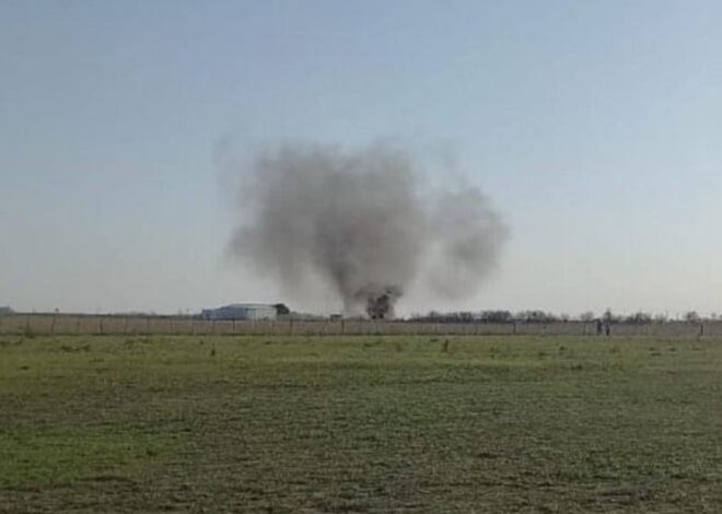 Córdoba: una avioneta se estrelló durante un show de acrobacias y se prendió fuego Córdoba: una avioneta se estrelló durante un show de acrobacias y se prendió fuego
