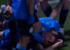 El insólito error del arquero de Newell’s que derivó en gol de Belgrano y el penal que le atajaron a Benedetto El insólito error del arquero de Newell’s que derivó en gol de Belgrano y el penal que le atajaron a Benedetto