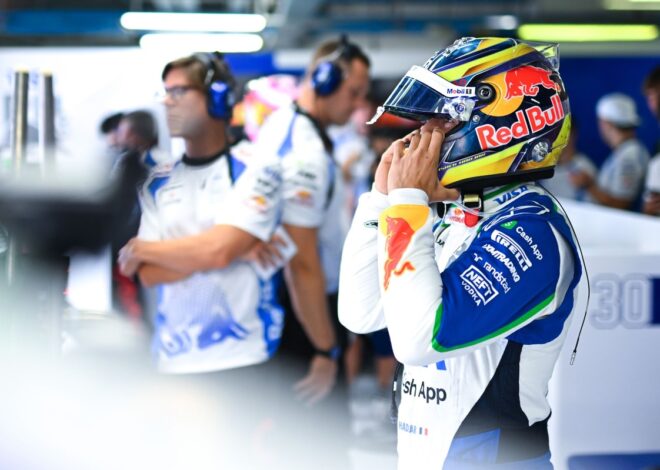 Hadjar sale desde el pitlane en el GP de Italia de F1 Hadjar sale desde el pitlane en el GP de Italia de F1