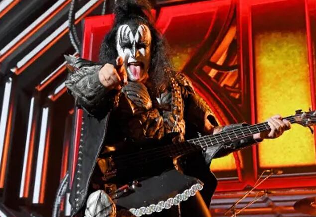 Cómo fue el accidente de auto que sufrió Gene Simmons Cómo fue el accidente de auto que sufrió Gene Simmons