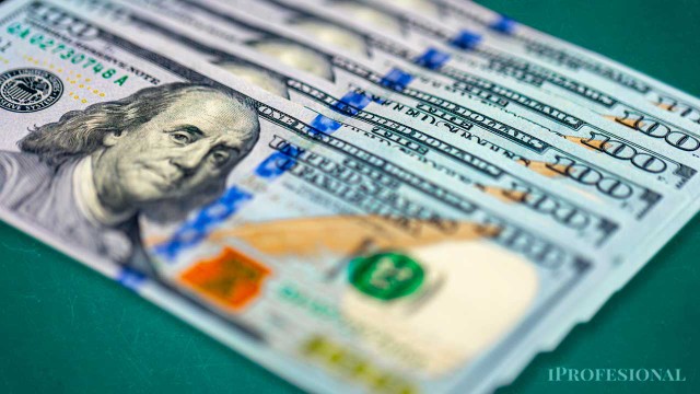 Mercados en alerta: qué pasará con el dólar tras la "bala de plata" que utilizó Caputo