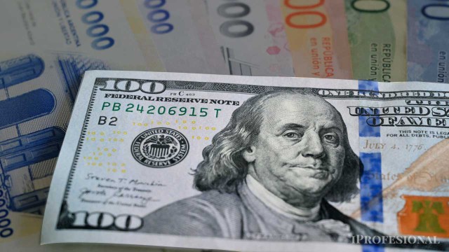 El dólar oficial se dispara a $1465: ¿la intervención de EE.UU. alcanzará para frena la suba?