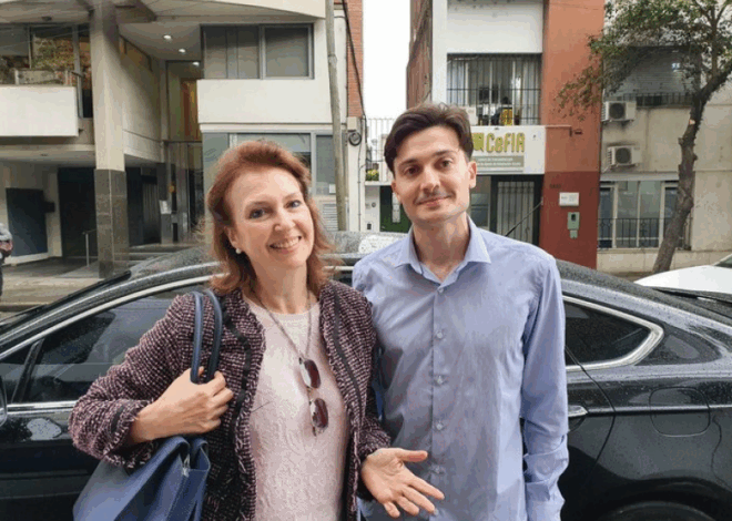 Pareja trompeó a Traductor Te ama en el cierre de Rosario
