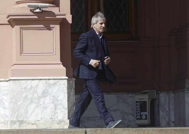 Caputo ya se gastó la mitad de lo que liquidó el campo, en contener el dólar Caputo ya se gastó la mitad de lo que liquidó el campo, en contener el dólar