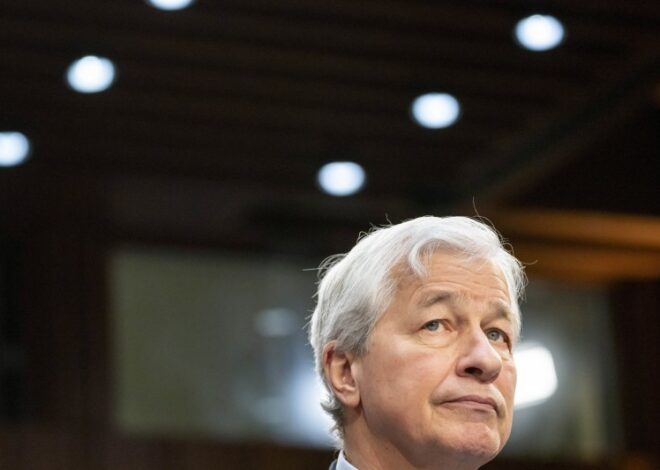 JP Morgan intervino la medición del riesgo país de Argentina para favorecer a Caputo
