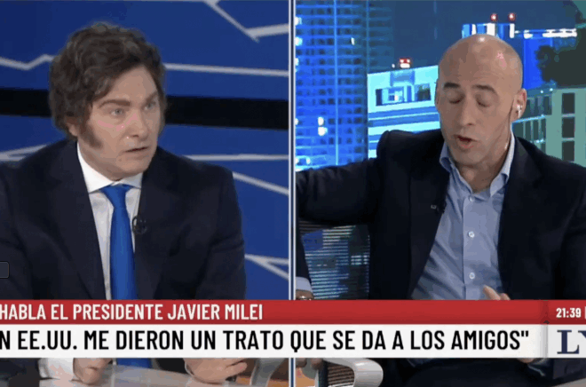 Milei se sacó con Trebucq: "Deja de hacer la interpretación de Clarin, que le gusta estafar a la gente" Milei se sacó con Trebucq: "Deja de hacer la interpretación de Clarin, que le gusta estafar a la gente"