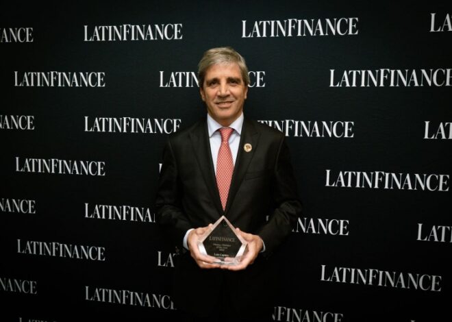 Premiaron a Caputo como mejor ministro y se arrepintieron: "Se cayó todo y dudamos"