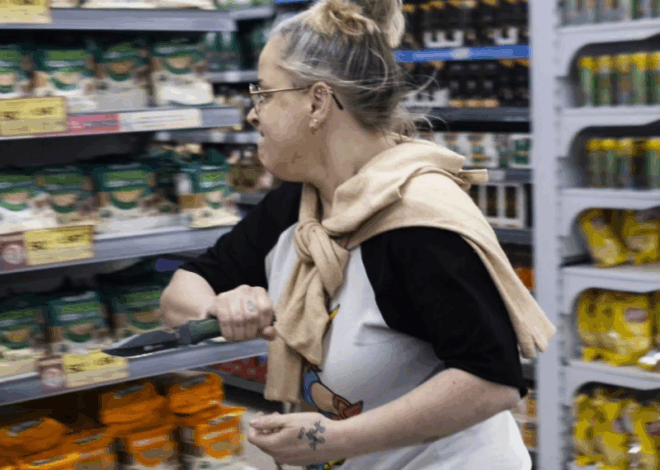 Milei le echó las culpas al kirchnerismo de la libertaria brotada que corrió a un fotógrafo con un cuchillo Milei le echó las culpas al kirchnerismo de la libertaria brotada que corrió a un fotógrafo con un cuchillo