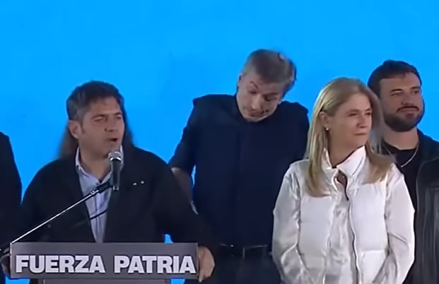 Videos: los gestos de Máximo Kirchner durante el discurso de Kicillof que llamaron&nbsp;la&nbsp;atención