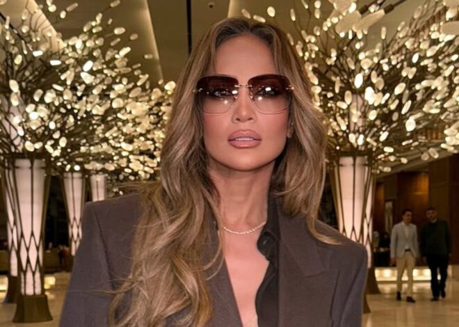 Jennifer Lopez recordó el percance que sufrió con su vestuario en pleno show y que la dejó casi desnuda Jennifer Lopez recordó el percance que sufrió con su vestuario en pleno show y que la dejó casi desnuda