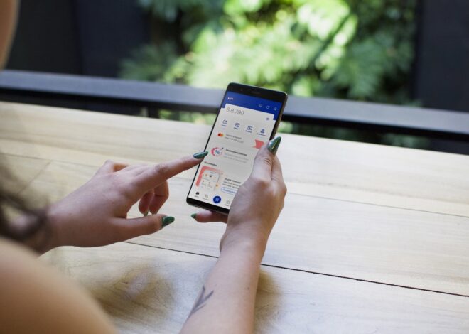 Tras las últimas medidas: qué dólar se compra cada vez que se hace la operación por el celular o la computadora Tras las últimas medidas: qué dólar se compra cada vez que se hace la operación por el celular o la computadora