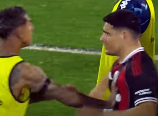 Racing vs. River: Salas se cruzó con Almendra y Acuña recibió un escupitajo Racing vs. River: Salas se cruzó con Almendra y Acuña recibió un escupitajo