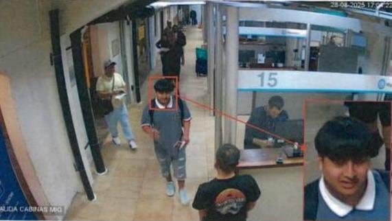 Las primera imágenes del Pequeño J, el narco acusado del triple crimen, rumbo a Uruguay con un supuesto documento falso Las primera imágenes del Pequeño J, el narco acusado del triple crimen, rumbo a Uruguay con un supuesto documento falso
