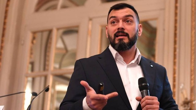 Dura respuesta de Daza al economista K Álvarez Agis que propone un impuesto al efectivo