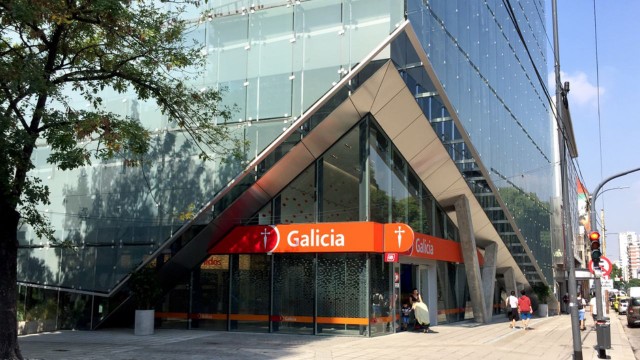 Banco Galicia anunció pérdidas por casi $90.000 M: ¿momento de comprar o vender acciones?