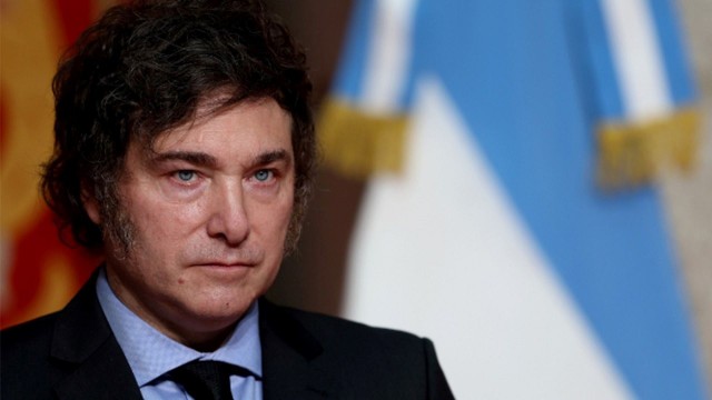 Milei desafía otra vez al FMI: "No voy a comprar reservas para que suba el dólar"