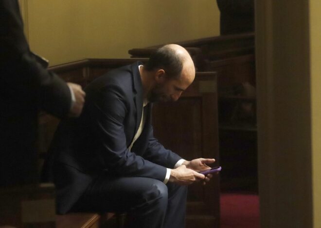 Los franquistas Tillard y Rolandi se hacen los distraídos para que no los echen Los franquistas Tillard y Rolandi se hacen los distraídos para que no los echen