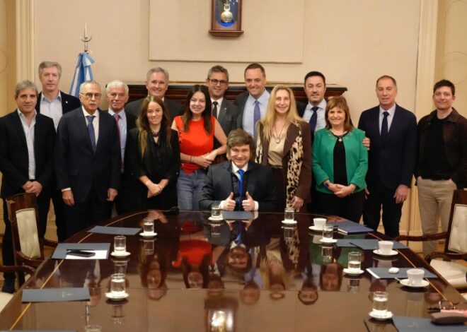 Milei presentó a Santilli en el gabinete pero seguirá siendo diputado hasta votar el Presupuesto Milei presentó a Santilli en el gabinete pero seguirá siendo diputado hasta votar el Presupuesto