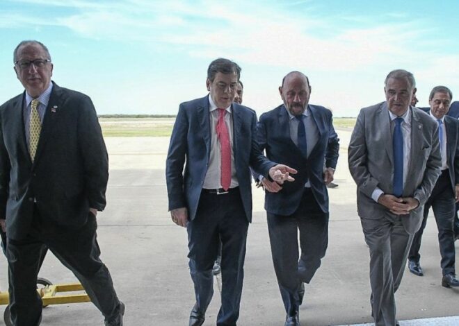 El gobierno quiere ampliar la Corte y debate si negociar con Cristina o los gobernadores El gobierno quiere ampliar la Corte y debate si negociar con Cristina o los gobernadores