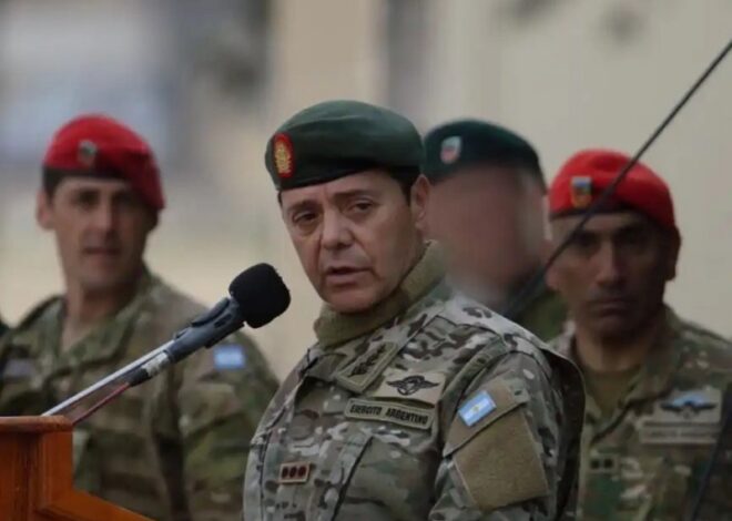 Karina impuso un militar como ministro de Defensa por primera vez en democracia Karina impuso un militar como ministro de Defensa por primera vez en democracia