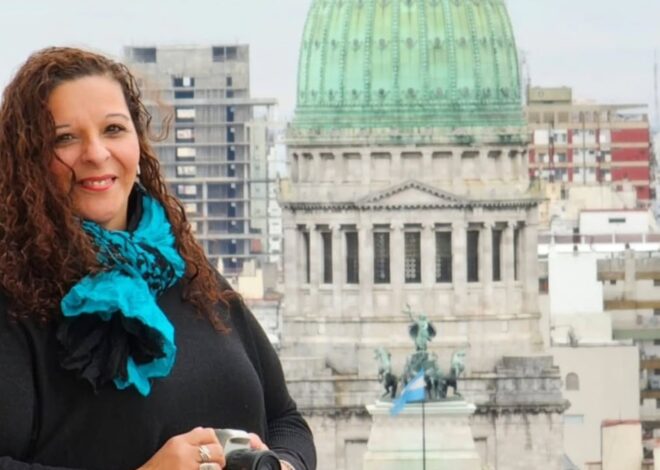 Es la reina de las alturas en Buenos Aires, estudia las cúpulas de la ciudad y revela sus misterios