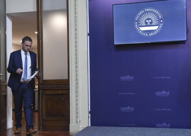 El nuevo rol de Manuel Adorni: conservará el área de comunicación y será la voz de los hermanos Milei con los ministros El nuevo rol de Manuel Adorni: conservará el área de comunicación y será la voz de los hermanos Milei con los ministros