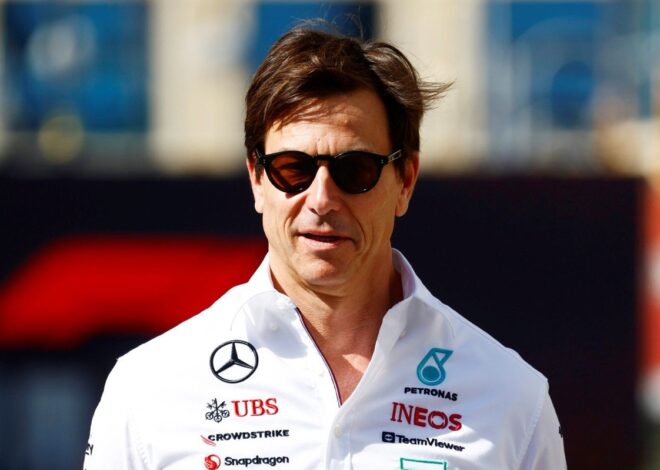 Toto Wolff en charlas para vender parte de sus acciones en Mercedes F1, que alcanza un valor récord