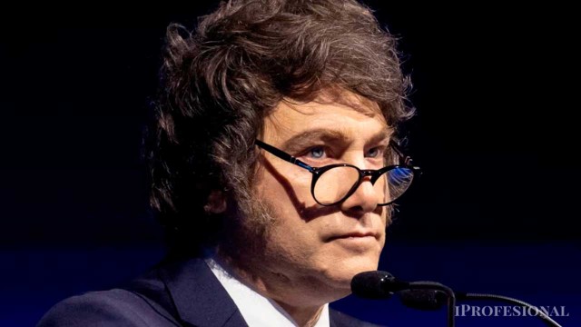 Fuerte elogio de Javier Milei a Luis Caputo tras anuncio del regreso al mercado de deuda