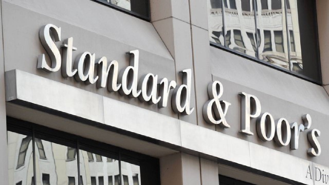 Calificadora de riesgo mejoró la nota crediticia de Argentina, tras la emisión del bono en dólares Calificadora de riesgo mejoró la nota crediticia de Argentina, tras la emisión del bono en dólares