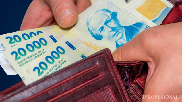 ¿Descuento 10% por pago efectivo o 3 cuotas sin interés?: qué conviene al comprar regalos de Navidad