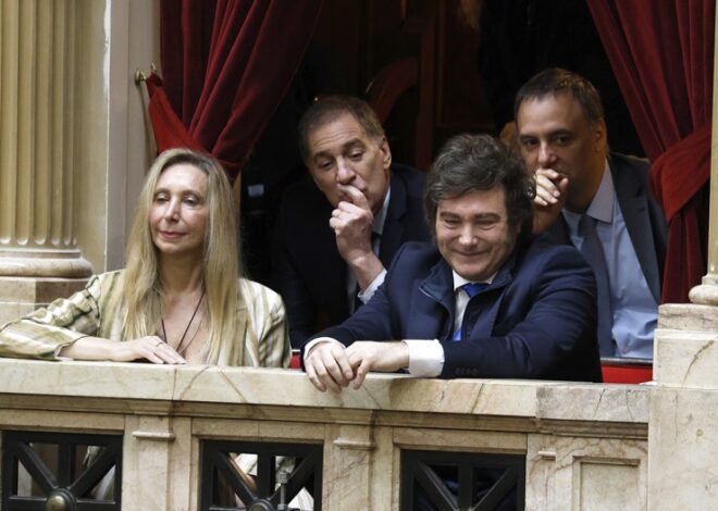 Karina tantea una tregua con Santiago y le marca un límite a los Menem y Adorni Karina tantea una tregua con Santiago y le marca un límite a los Menem y Adorni