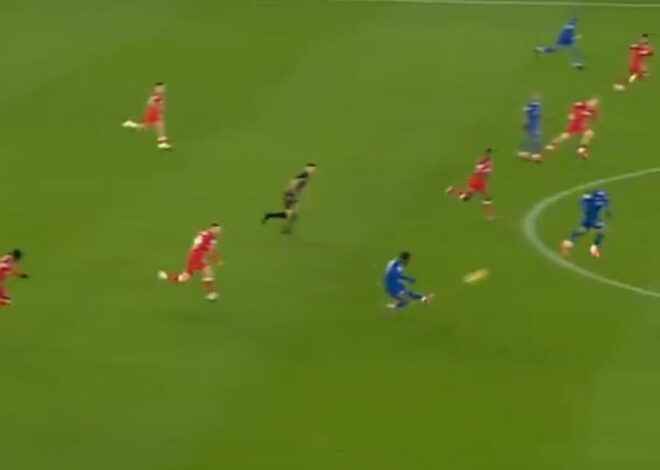 Fútbol inglés: el error de Aston Villa, el grave blooper en el clásico feroz y ¡el golazo de atrás de media cancha! Fútbol inglés: el error de Aston Villa, el grave blooper en el clásico feroz y ¡el golazo de atrás de media cancha!