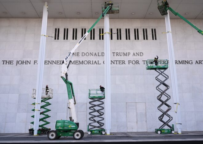 Demandan a un músico que se negó a actuar en el renombrado Trump-Kennedy Center