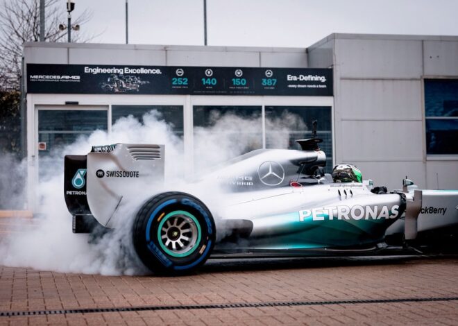 Mercedes se despide de su exitoso motor de F1 con una demostración