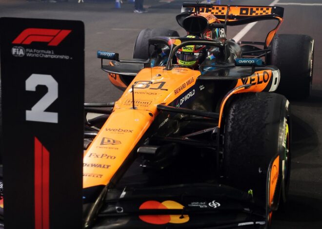 Lo que McLaren puede aprender de Michael Schumacher tras el error del GP de Qatar Lo que McLaren puede aprender de Michael Schumacher tras el error del GP de Qatar