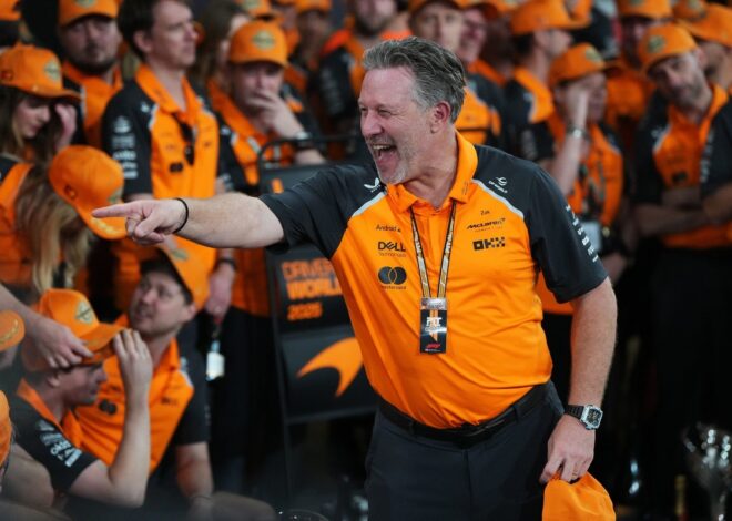 VIDEO: El comentario de Zak Brown contra Alpine y las bromas en la fiesta de McLaren VIDEO: El comentario de Zak Brown contra Alpine y las bromas en la fiesta de McLaren