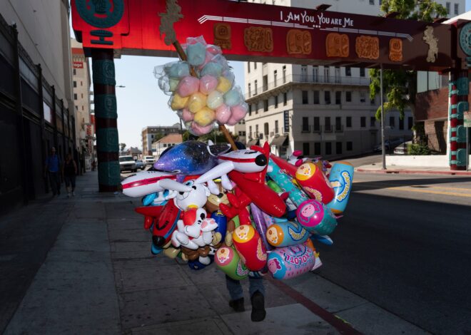 Los vendedores ambulantes migrantes que estarán “blindados” por Gavin Newsom con nueva ley