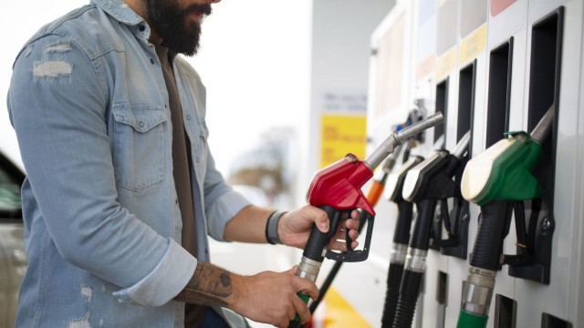 Alerta de nafta más barata: la estrategia secreta para llenar el tanque con hasta 30% de descuento