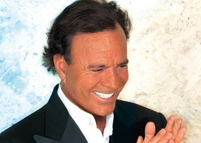 Julio Iglesias: en medio del escándalo se conoció la mansión que compró en un pueblo conocido por tener fábrica de ataúdes Julio Iglesias: en medio del escándalo se conoció la mansión que compró en un pueblo conocido por tener fábrica de ataúdes