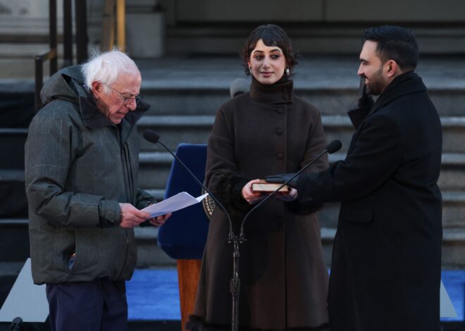 Con un Corán, Zohran Mamdani asumió como alcalde de Nueva York y prometió demostrar que “la izquierda puede gobernar” Con un Corán, Zohran Mamdani asumió como alcalde de Nueva York y prometió demostrar que “la izquierda puede gobernar”